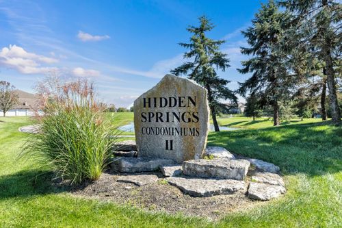 705 Hidden Springs Dr, Lewis Center, OH, 43035-6925 | Card Image
