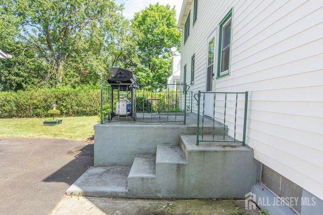 7 Walnut St, House other with 5 bedrooms, 2 bathrooms and null parking in Edison NJ | Image 28
