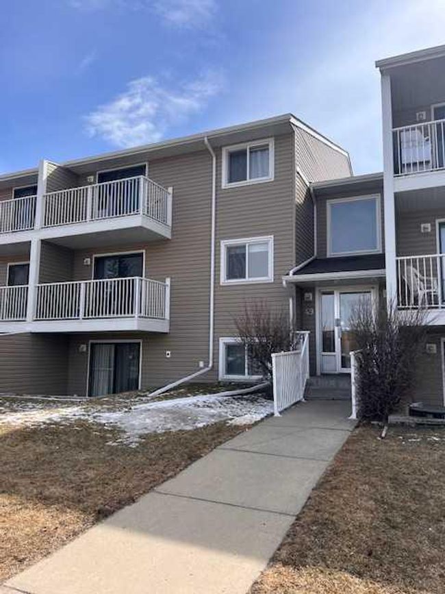 305 - 49 Bennett Street, Home with 1 bedrooms, 1 bathrooms and 1 parking in Red Deer AB | Image 1