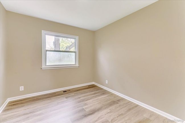 2365 Middlebelt Rd, House other with 4 bedrooms, 2 bathrooms and null parking in West Bloomfield MI | Image 34