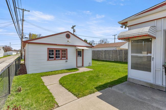 29 Washington St, House other with 3 bedrooms, 1 bathrooms and null parking in Trenton MI | Image 33