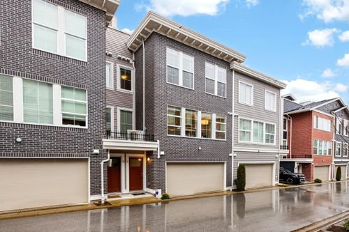 21-8371 202b St, Langley, BC, V2Y4K6 | Card Image