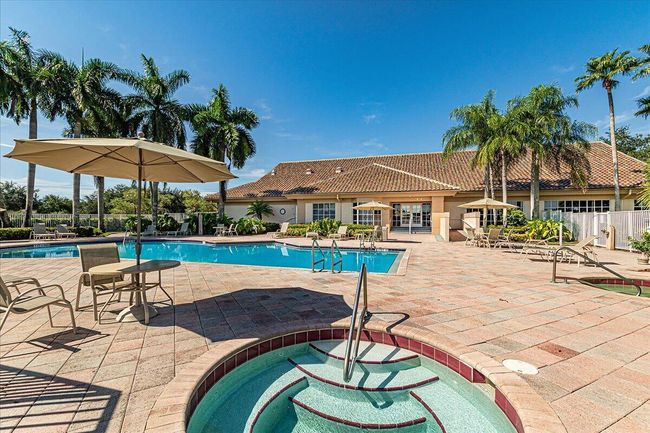 10705 Pelican Dr, Condo with 2 bedrooms, 2 bathrooms and null parking in West Palm Beach FL | Image 23