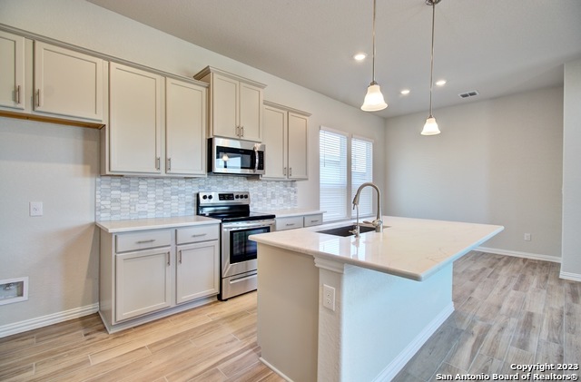 Farmhouse Trl, New Braunfels, TX 78130