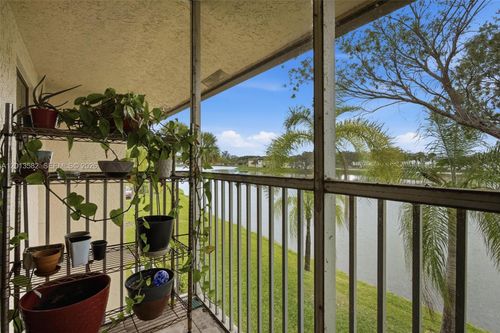 204-5501 Lakeside Dr, Margate, FL, 33063-7626 | Card Image