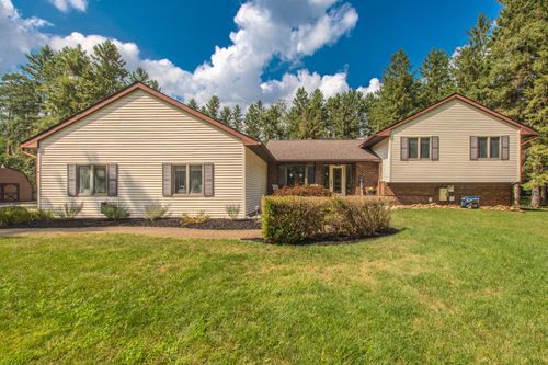 12575 Green Tree Trl, South Lyon, MI, 48178-9360 | Card Image