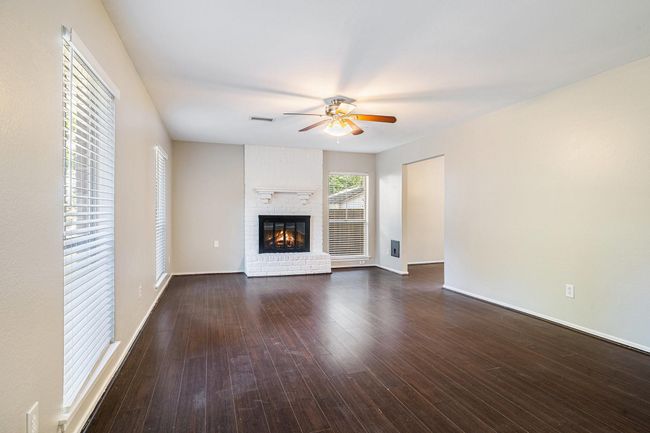 11 Fiddleleaf Ct, House other with 4 bedrooms, 3 bathrooms and 2 parking in Spring TX | Image 5