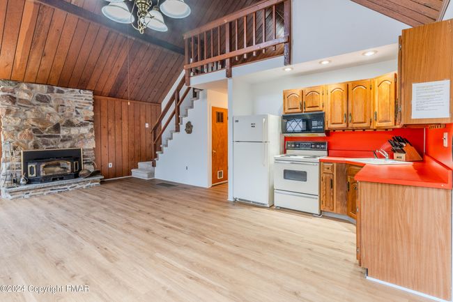 Kitchen/Living Room | Image 18