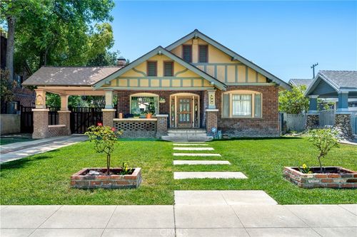 172 Lincoln Ave, Pomona, CA, 91767-3817 | Card Image