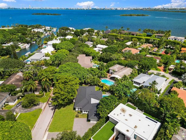 680 Buttonwood Ln, House other with 5 bedrooms, 5 bathrooms and null parking in Miami FL | Image 60