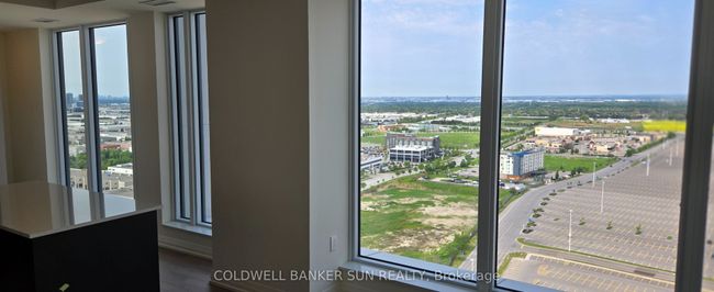 2415 - 8960 Jane St, Condo with 2 bedrooms, 3 bathrooms and null parking in Concord ON | Image 10