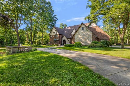 1600 Mill Race, Rochester Hills, MI, 48306-3534 | Card Image