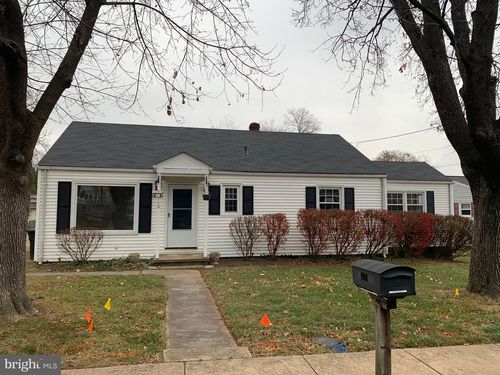 110 Pershing Ave Nw, LEESBURG, VA, 20176-2034 | Card Image