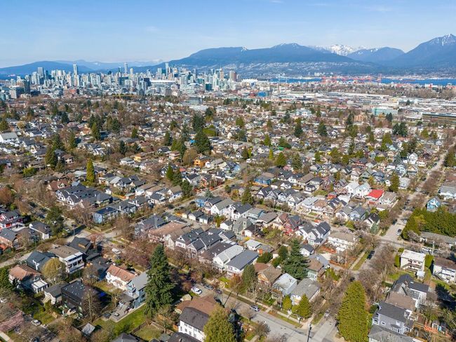 1030 E 14 Th Avenue, Home with 3 bedrooms, 3 bathrooms and 1 parking in Vancouver BC | Image 32