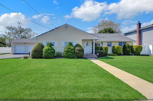 378 Harrison Ave, Massapequa, NY, 11758-6409 | Card Image