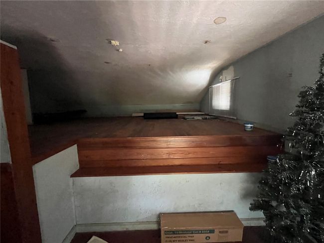 attic/storage? | Image 35