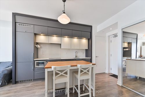 5002-15 Grenville St, Toronto, ON, M4Y0B9 | Card Image