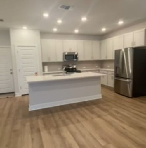 517 Emory Crossing Blvd, Hutto, TX, 78634-2703 | Card Image