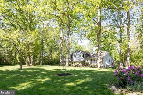 90 Buttonwood Ln, DOYLESTOWN, PA, 18901-2206 | Card Image