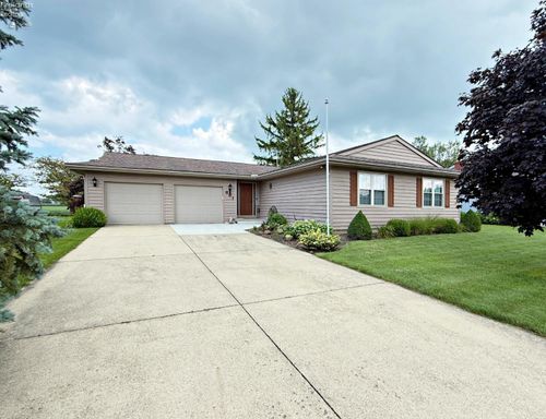 661 Nickie Ln, Fostoria, OH, 44830-3362 | Card Image