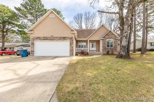 6200 Pinecrest Dr, Poplar Bluff, MO, 63901-9272 | Card Image