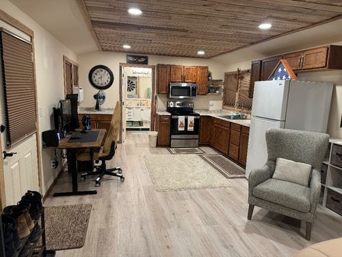 165 Haze Hyde Hollow Rd, Bethpage, TN, 37022-8533 | Card Image