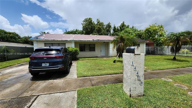 14420 Graves Dr, House other with 3 bedrooms, 2 bathrooms and null parking in Miami FL | Image 4