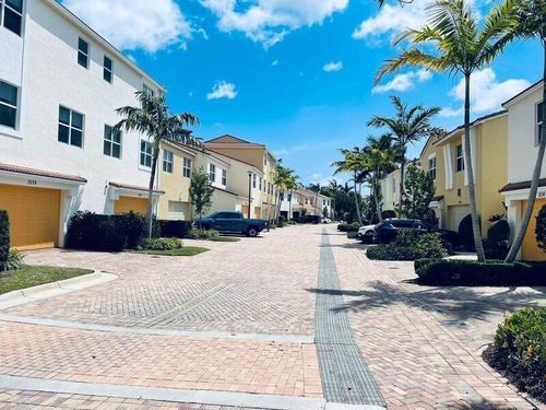 1527 Nw 48th Ln, Boca Raton, FL, 33431-3341 | Card Image