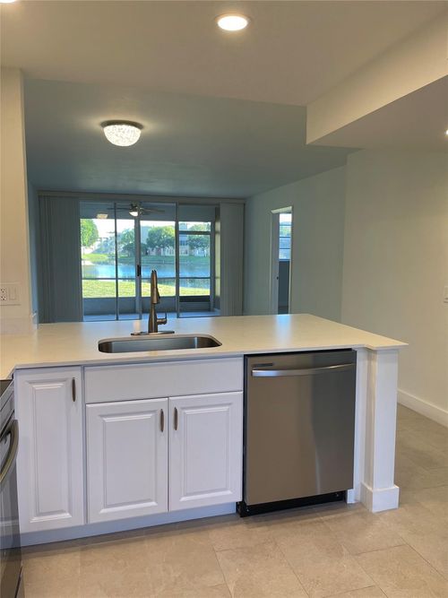 apt-103-5890 Nw 64th Ave, Fort Lauderdale, FL, 33319-2238 | Card Image