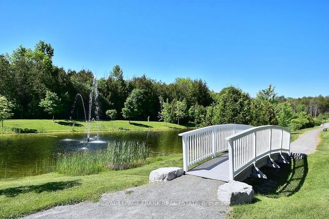 7 Village Cres, Condo with 3 bedrooms, 3 bathrooms and 1 parking in Peterborough ON | Image 36