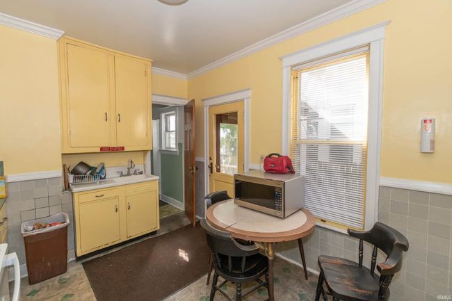 301 W Jackson Blvd, Home with 6 bedrooms, 3 bathrooms and null parking in Elkhart IN | Image 20