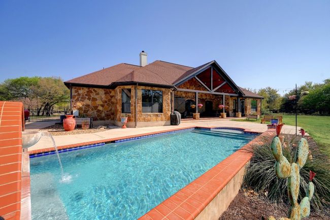 So Refreshing! Love this view and private backyard! | Image 32