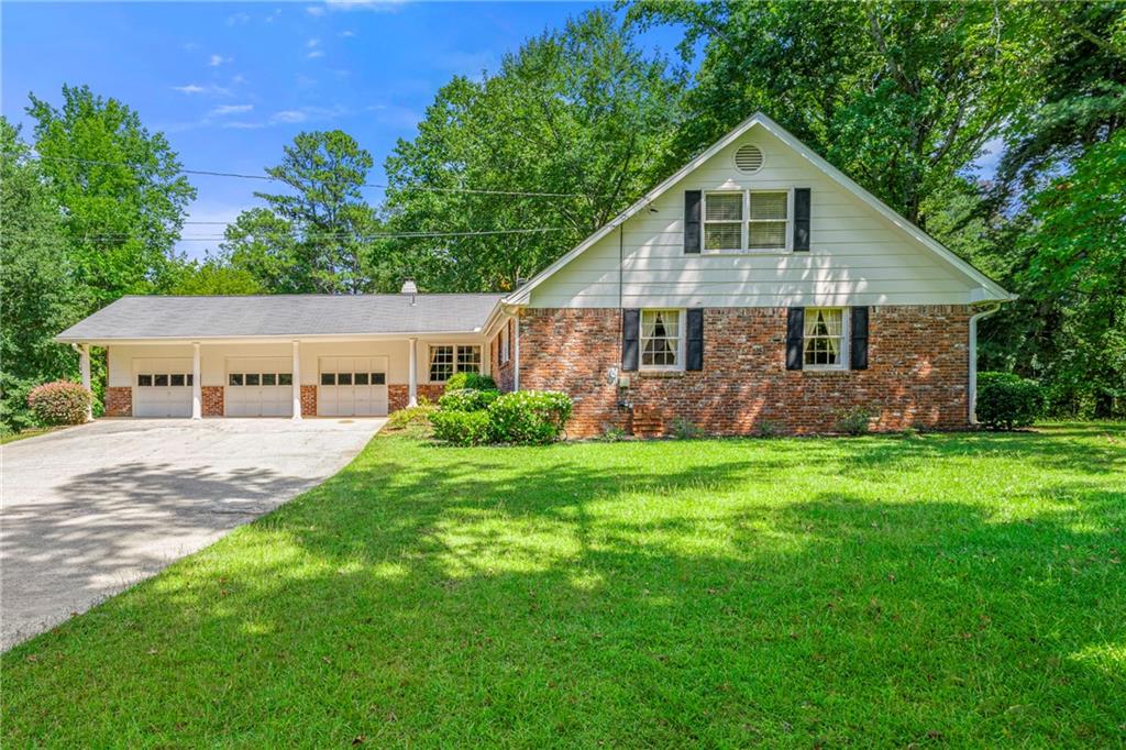 Vogue Cir, Fairburn, GA 30213