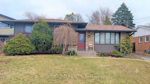 4470 Pinedale Dr, Niagara Falls, ON, L2E6M5 | Card Image