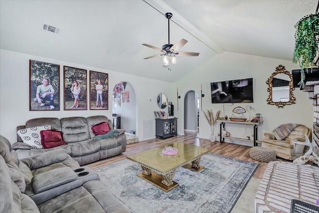 391 Roberts Ave, House other with 3 bedrooms, 2 bathrooms and null parking in Bridge City TX | Image 5