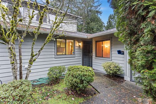 15919 42nd Ne Street, Redmond, WA, 98052 | Card Image