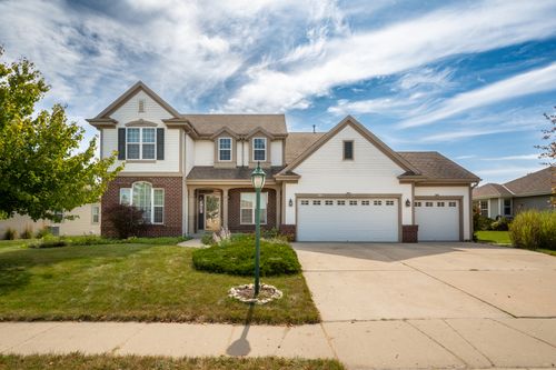 636 Cherrywood Dr, Waterford, WI, 53185-2896 | Card Image