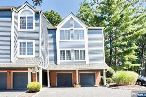 116 Surrey Ct, Ramsey, NJ, 07446-1266 | Card Image