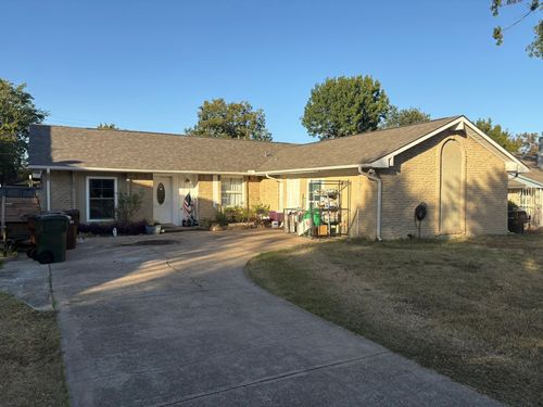 1501 Fairfield Dr, Plano, TX, 75074-6035 | Card Image