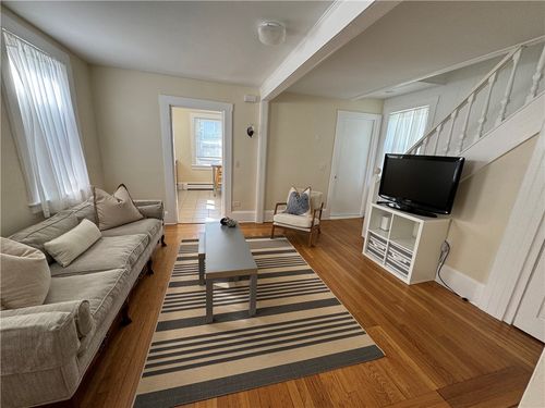49 Connection St, Newport, RI, 02840-3907 | Card Image
