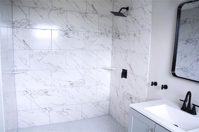 master bedroom full bathroom | Image 12