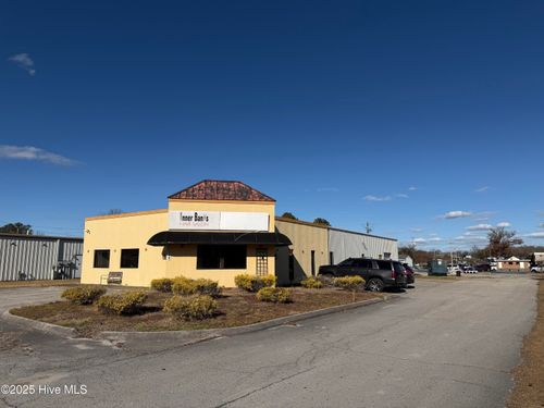 630 E 10th St, Washington, NC, 27889-3711 | Card Image