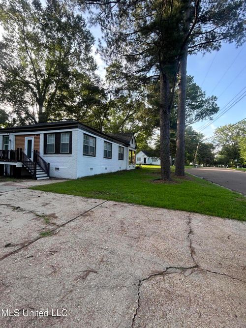 404 Downing St, Jackson, MS, 39216-3007 | Card Image