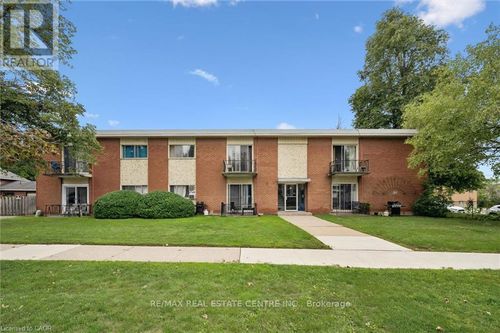 25 Walton Ave, Kitchener, ON, N2C2B4 | Card Image