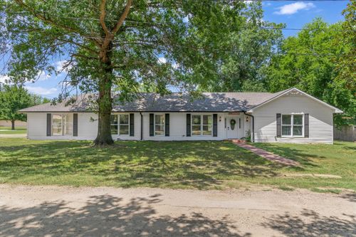 104 W Brandon St, Edgewood, TX, 75117 | Card Image