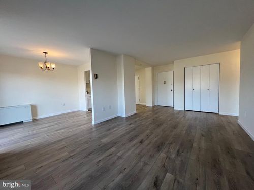 apt-402-1111 University Blvd W, SILVER SPRING, MD, 20902-3325 | Card Image