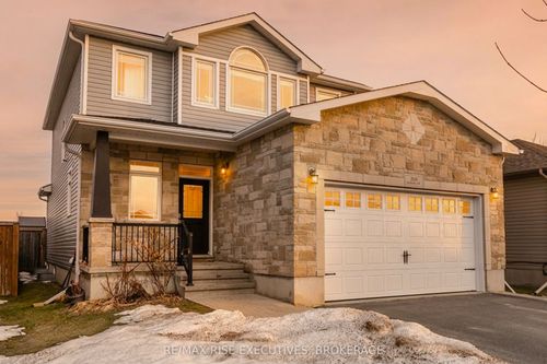 203 Kildare Ave, Amherstview, ON, K7N0A4 | Card Image