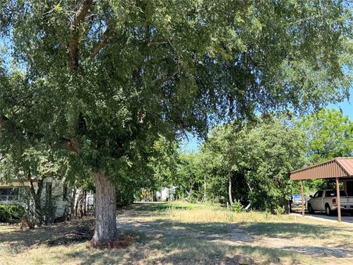824 Indiana St, Graham, TX, 76450-3609 | Card Image