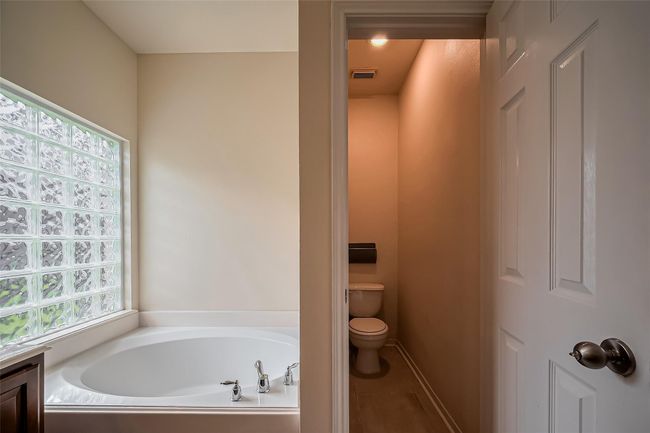 20006 Shavon Springs Dr, House other with 5 bedrooms, 4 bathrooms and 3 parking in Spring TX | Image 43