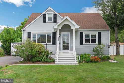 414 White Ave, Manville, NJ, 08835-1941 | Card Image